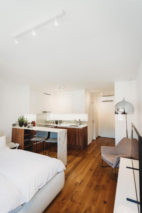Romantic Jump Studio Overlooking River, Free Parking Ljubljana Exterior photo